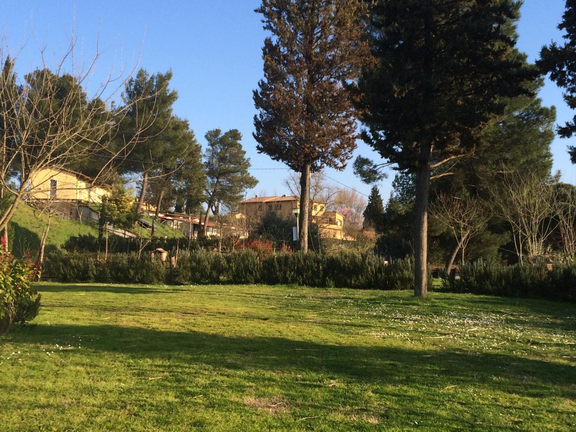 Toscana Holiday Village 몬토폴리 인 발 다르노 외부 사진